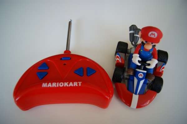 voiture télécommandée mario